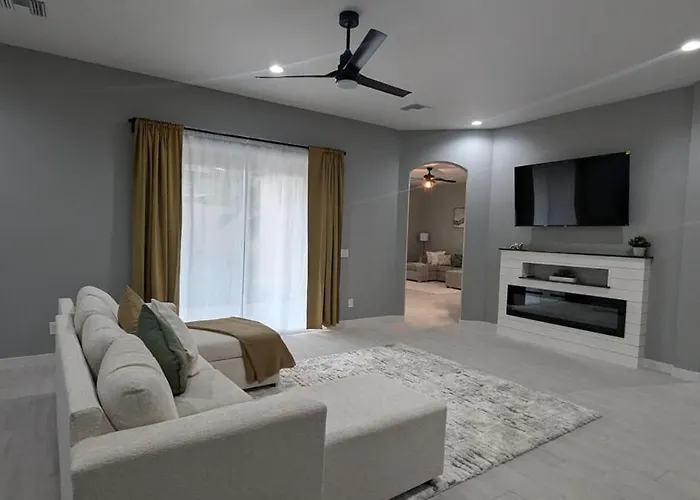 Spacious 5 Bd Luxury Getaway Near Westgate Ferienhaus Glendale