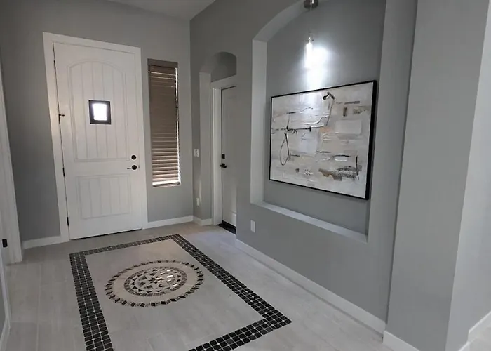 Spacious 5 Bd Luxury Getaway Near Westgate Glendale