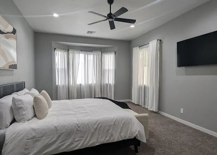 Spacious 5 Bd Luxury Getaway Near Westgate Ferienhaus *