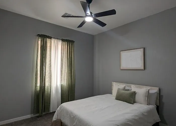 Spacious 5 Bd Luxury Getaway Near Westgate Ferienhaus Glendale