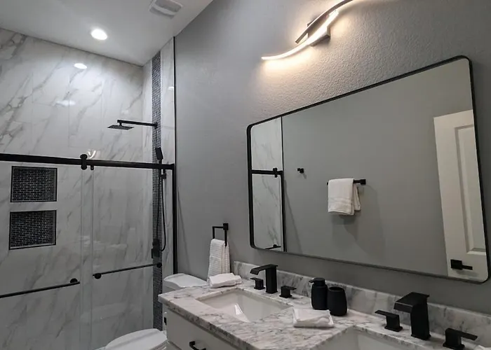 Spacious 5 Bd Luxury Getaway Near Westgate Ferienhaus Glendale