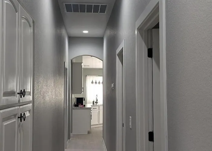 Spacious 5 Bd Luxury Getaway Near Westgate Glendale
